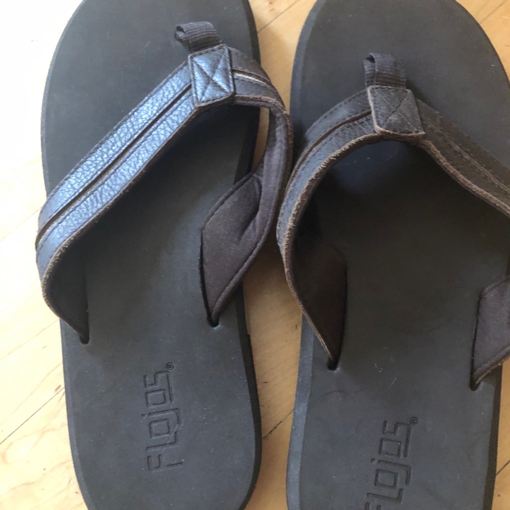 Sandals - Picture 3 of 3